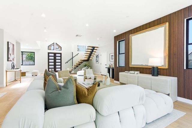 2166 Jardin Drive, Mountain View, CA 94040