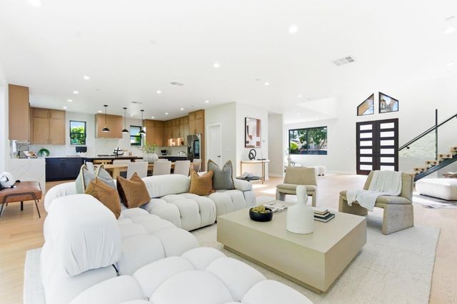 2166 Jardin Drive, Mountain View, CA 94040