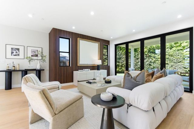 2166 Jardin Drive, Mountain View, CA 94040