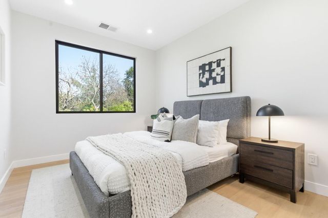 2166 Jardin Drive, Mountain View, CA 94040