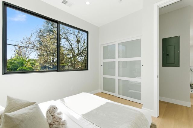 2166 Jardin Drive, Mountain View, CA 94040