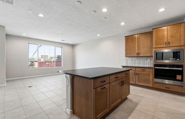 137 Prudencio Street, Santa Fe, NM 87505