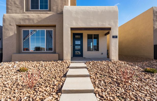 137 Prudencio Street, Santa Fe, NM 87505