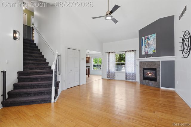 22571 E 13 Mile Road, St. Clair Shores, MI 48082