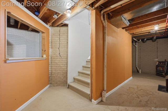 22571 E 13 Mile Road, St. Clair Shores, MI 48082