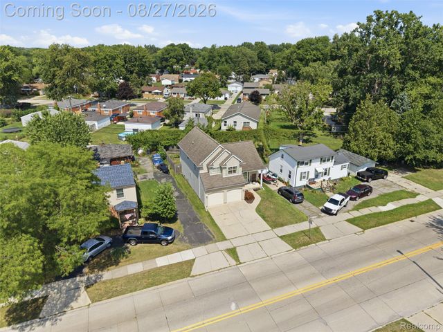 22571 E 13 Mile Road, St. Clair Shores, MI 48082