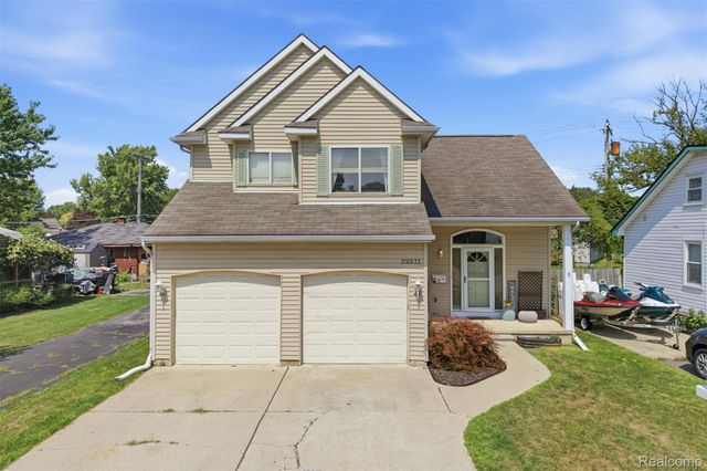 22571 E 13 Mile Road, St. Clair Shores, MI 48082