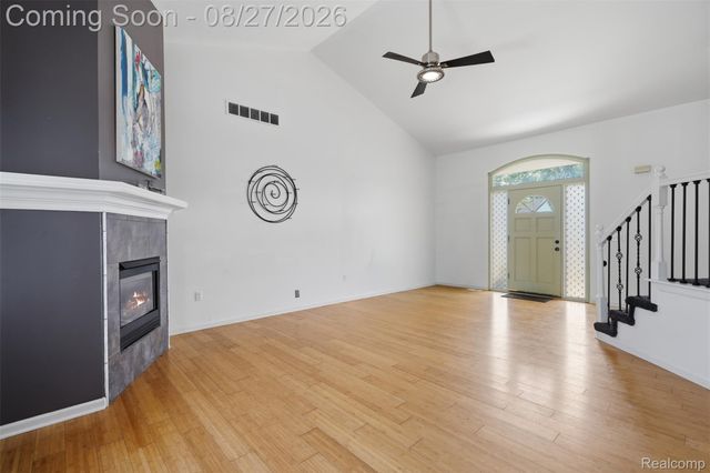 22571 E 13 Mile Road, St. Clair Shores, MI 48082