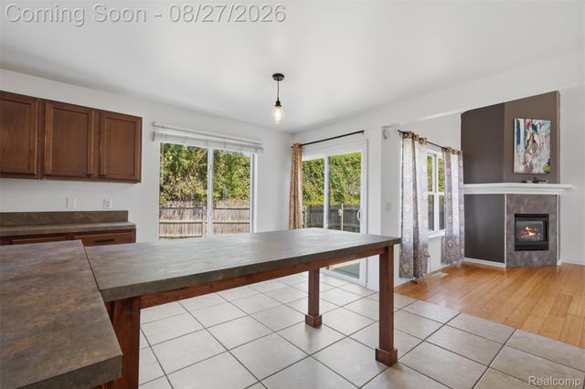 22571 E 13 Mile Road, St. Clair Shores, MI 48082