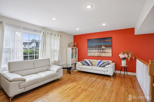 3 Chelsea Court, Edison, NJ 08820