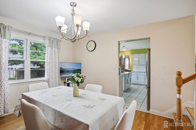 3 Chelsea Court, Edison, NJ 08820