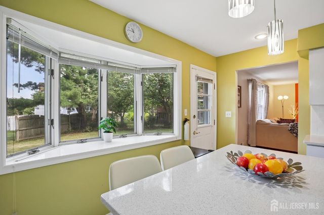 3 Chelsea Court, Edison, NJ 08820