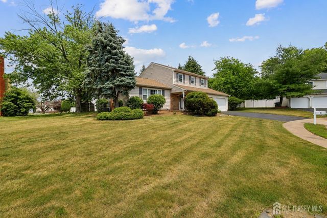3 Chelsea Court, Edison, NJ 08820