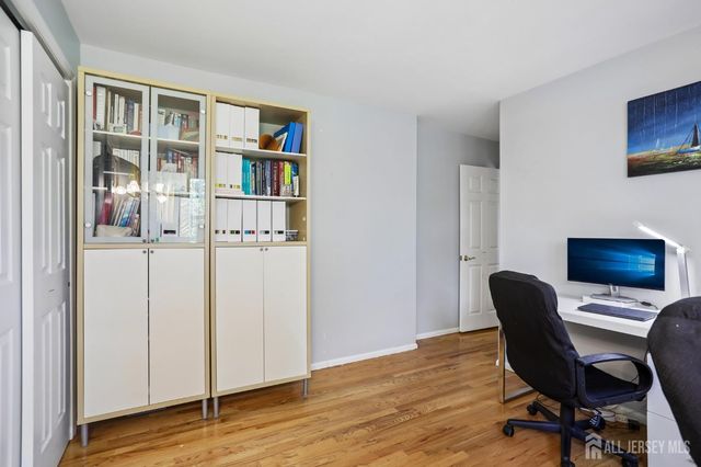 3 Chelsea Court, Edison, NJ 08820
