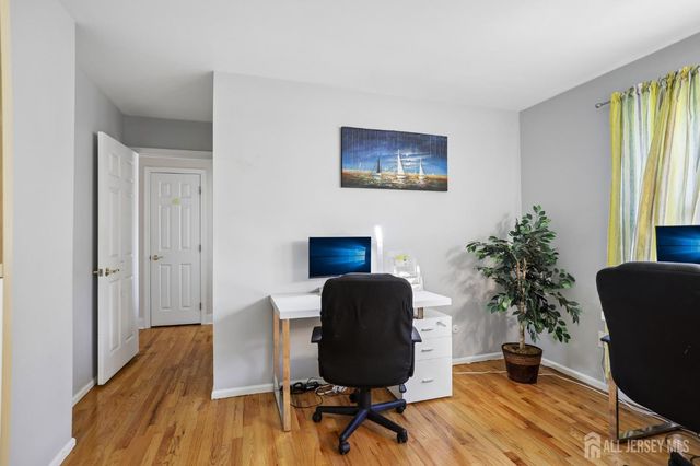 3 Chelsea Court, Edison, NJ 08820