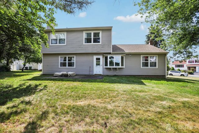 3 Chelsea Court, Edison, NJ 08820