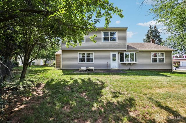 3 Chelsea Court, Edison, NJ 08820