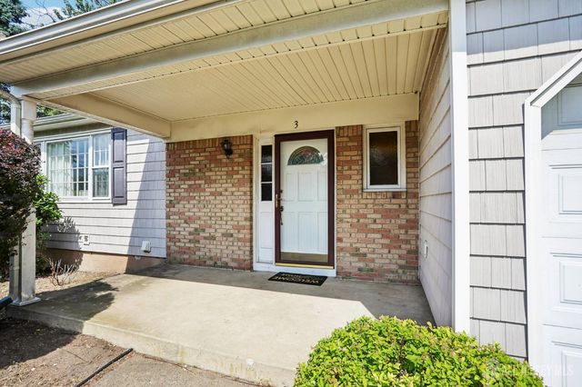 3 Chelsea Court, Edison, NJ 08820