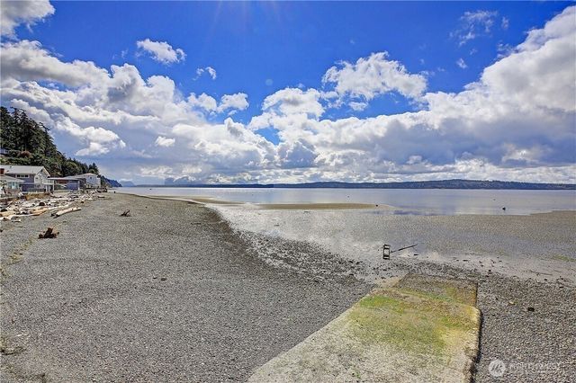 376 Moana Drive, Camano Island, WA 98282