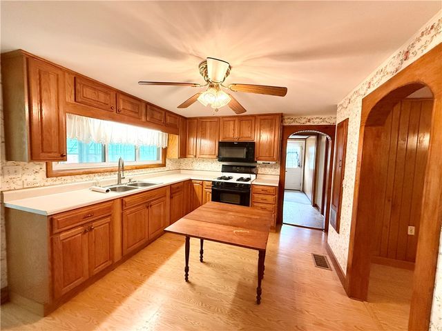 1149 State Route 336 Highway, Fayette, NY 14456