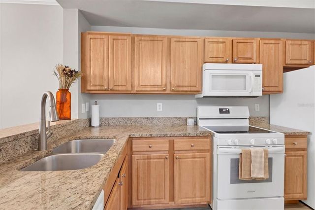 5700 BENTGRASS DRIVE 16-211, Sarasota, FL 34235