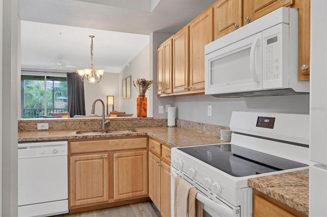 5700 BENTGRASS DRIVE 16-211, Sarasota, FL 34235