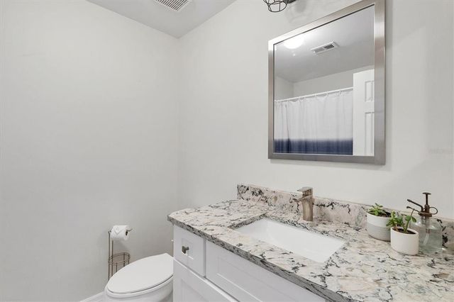 5700 BENTGRASS DRIVE 16-211, Sarasota, FL 34235