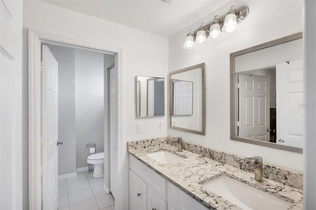 5700 BENTGRASS DRIVE 16-211, Sarasota, FL 34235