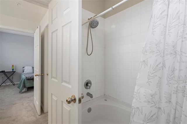 5700 BENTGRASS DRIVE 16-211, Sarasota, FL 34235