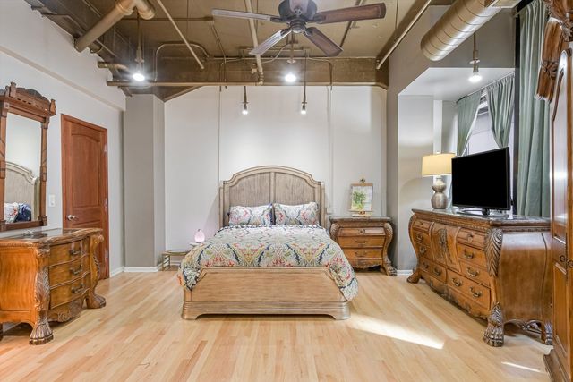 124 W Polk Street 100, Chicago, IL 60605