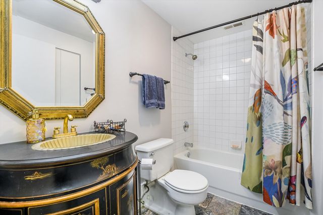 124 W Polk Street 100, Chicago, IL 60605