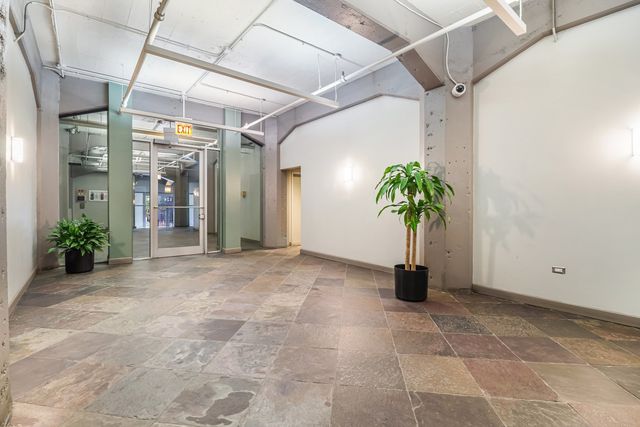 124 W Polk Street 100, Chicago, IL 60605