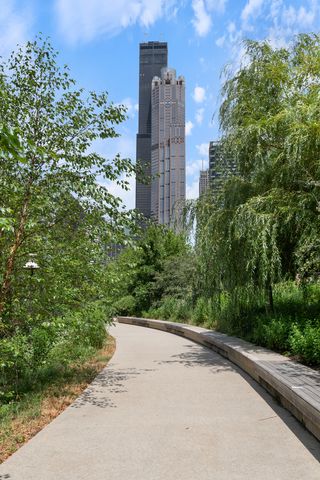 124 W Polk Street 100, Chicago, IL 60605