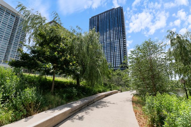 124 W Polk Street 100, Chicago, IL 60605
