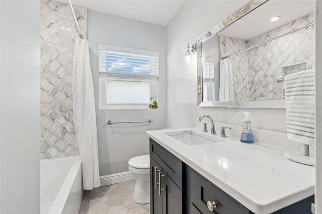 4618 W BAY COURT AVENUE, Tampa, FL 33611