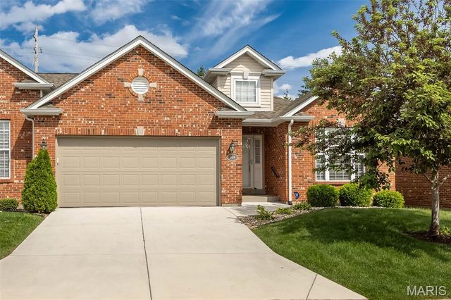 169 Tori Pines Drive, Oakville, MO 63129