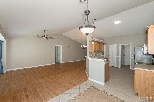 169 Tori Pines Drive, Oakville, MO 63129