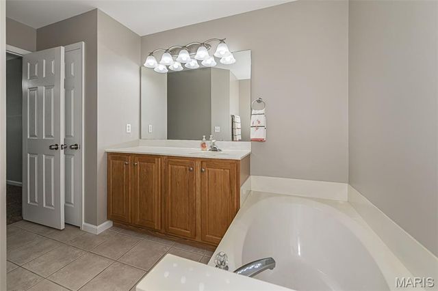 169 Tori Pines Drive, Oakville, MO 63129