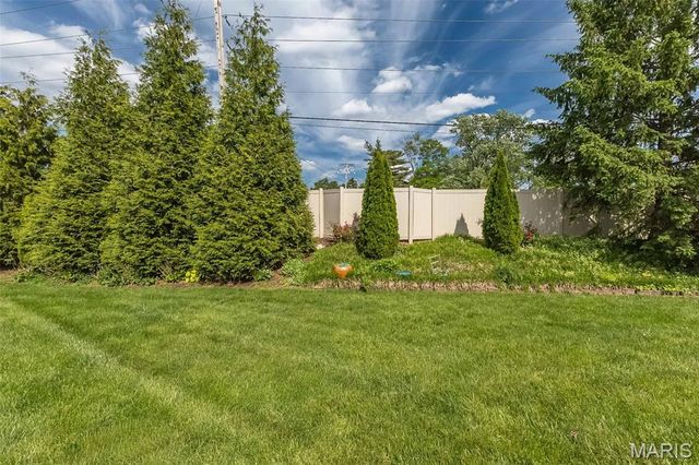 169 Tori Pines Drive, Oakville, MO 63129