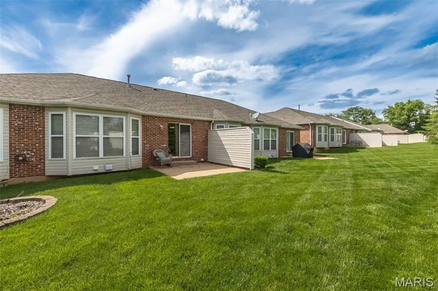 169 Tori Pines Drive, Oakville, MO 63129