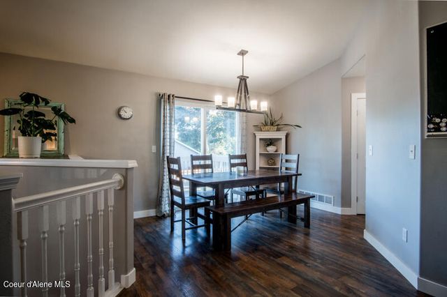 8579 N Cloverleaf DR, Hayden, ID 83835