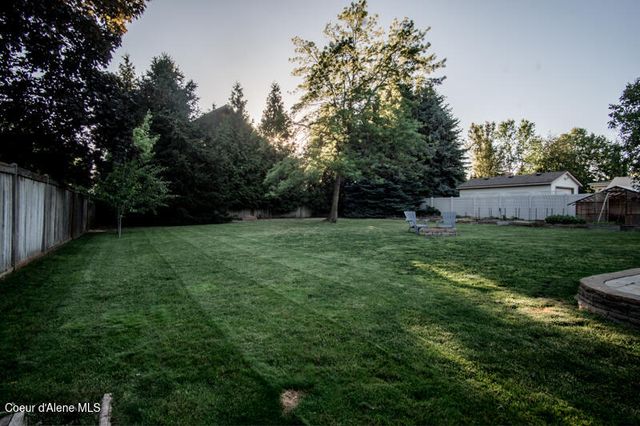 8579 N Cloverleaf DR, Hayden, ID 83835