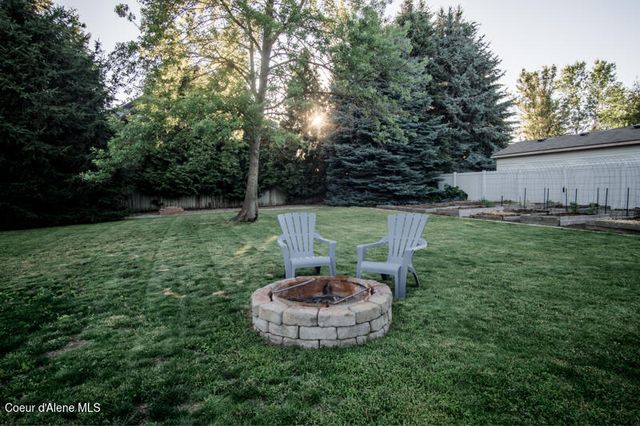 8579 N Cloverleaf DR, Hayden, ID 83835