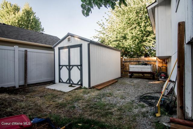 8579 N Cloverleaf DR, Hayden, ID 83835