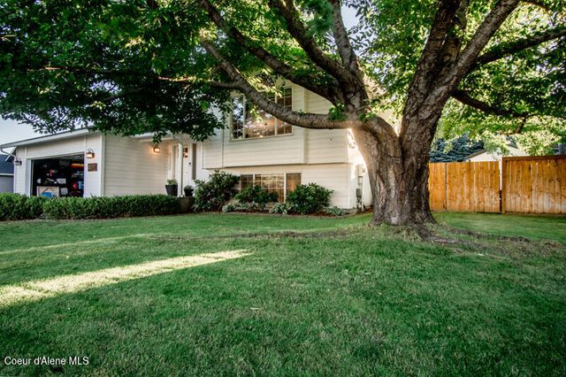 8579 N Cloverleaf DR, Hayden, ID 83835