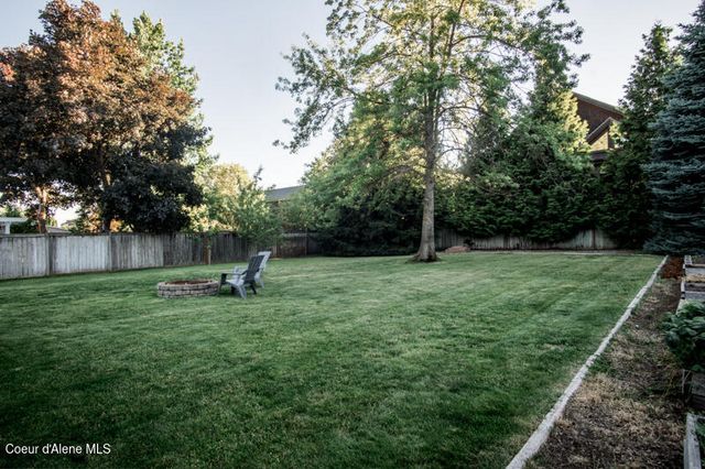8579 N Cloverleaf DR, Hayden, ID 83835