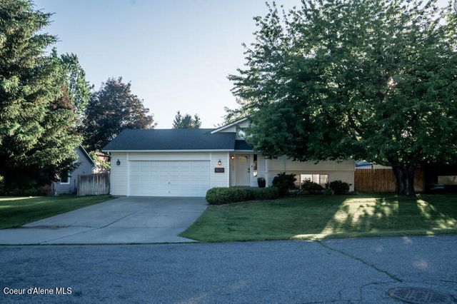 8579 N Cloverleaf DR, Hayden, ID 83835
