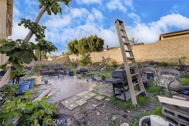 14956 Genoa, Fontana, CA 92336