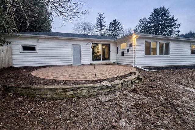 2940 N ONEIDA STREET, Appleton, WI 54911