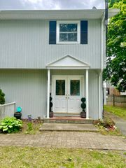 11 Carpenter Ave A, Attleboro, MA 02703